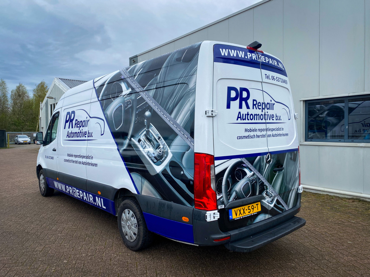 Bedrijfsbus beletteren PR Repair