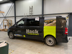 Hack Harvest belettering Mercedes V klasse